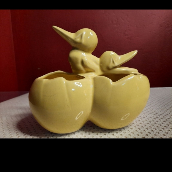 Shawnee Vintage Yellow Birds Planter, MCM Planter, Animal Plant Pot, Cottagecore - Picture 12 of 12
